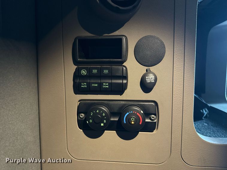 image for item EG5865 2012 Freightliner Cascadia semi truck