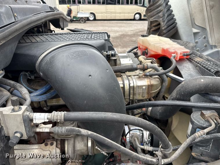 image for item EG5865 2012 Freightliner Cascadia semi truck