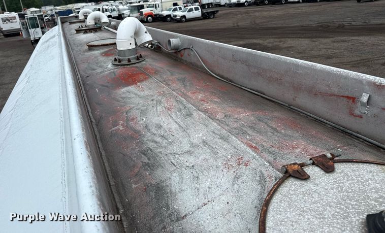 image for item EG5883 1971 Progress tank trailer