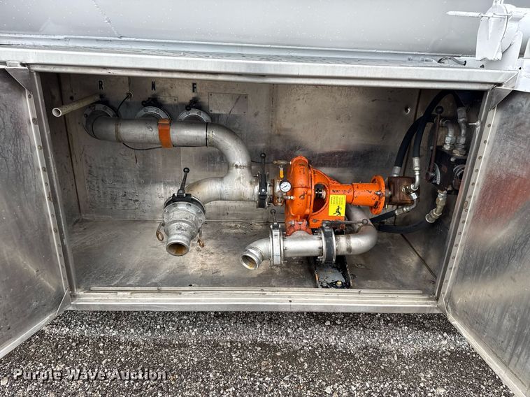 image for item EG5883 1971 Progress tank trailer