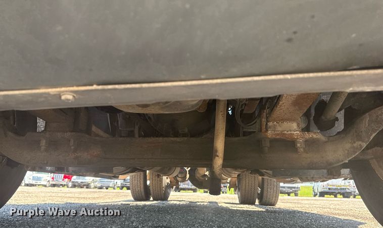 image for item EG5907 2002 Freightliner Century Class semi truck