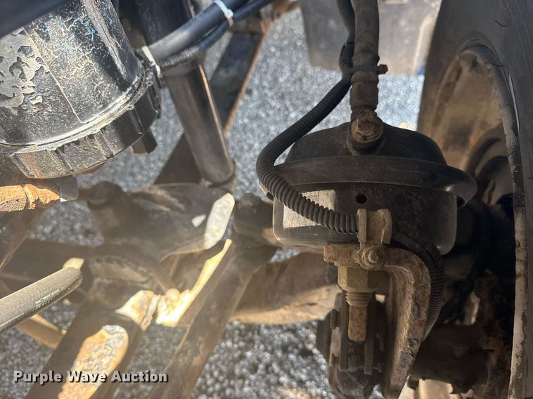 image for item EG5907 2002 Freightliner Century Class semi truck