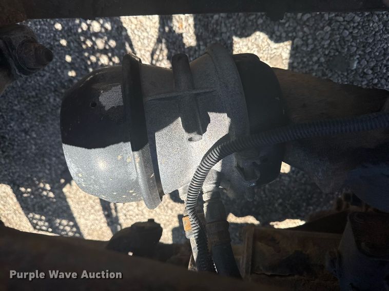 image for item EG5907 2002 Freightliner Century Class semi truck