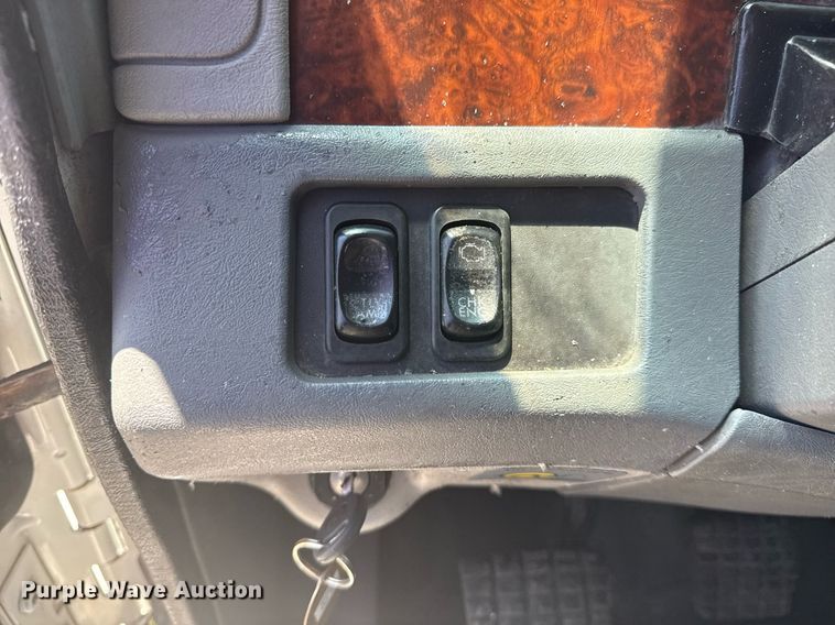 image for item EG5907 2002 Freightliner Century Class semi truck