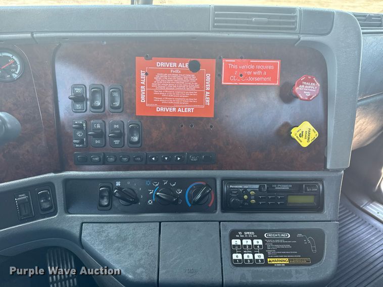 image for item EG5907 2002 Freightliner Century Class semi truck