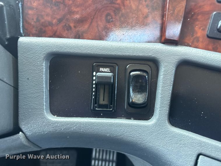 image for item EG5907 2002 Freightliner Century Class semi truck