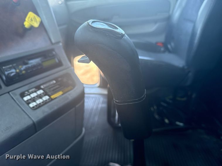 image for item EG5907 2002 Freightliner Century Class semi truck