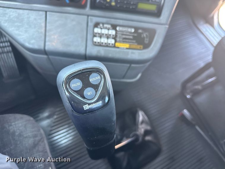 image for item EG5907 2002 Freightliner Century Class semi truck