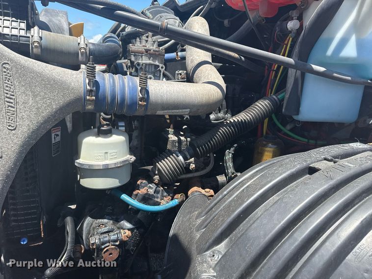 image for item EG5907 2002 Freightliner Century Class semi truck