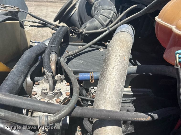 image for item EG5907 2002 Freightliner Century Class semi truck