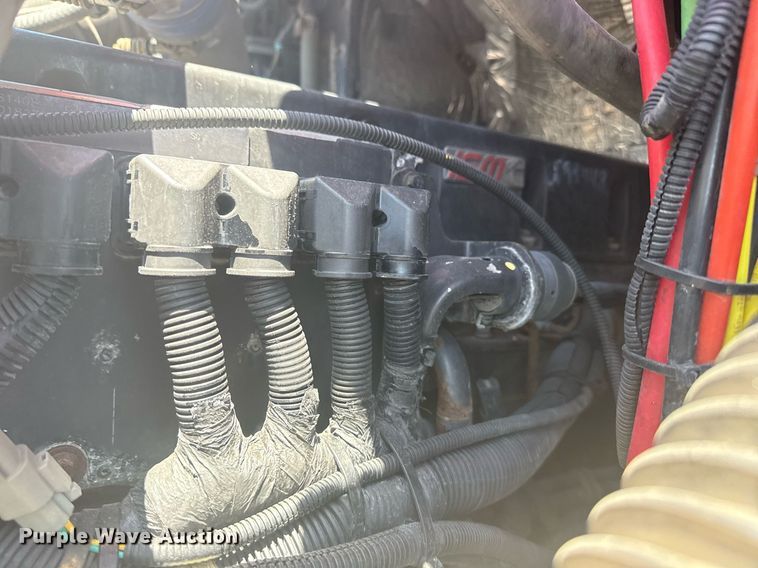 image for item EG5907 2002 Freightliner Century Class semi truck