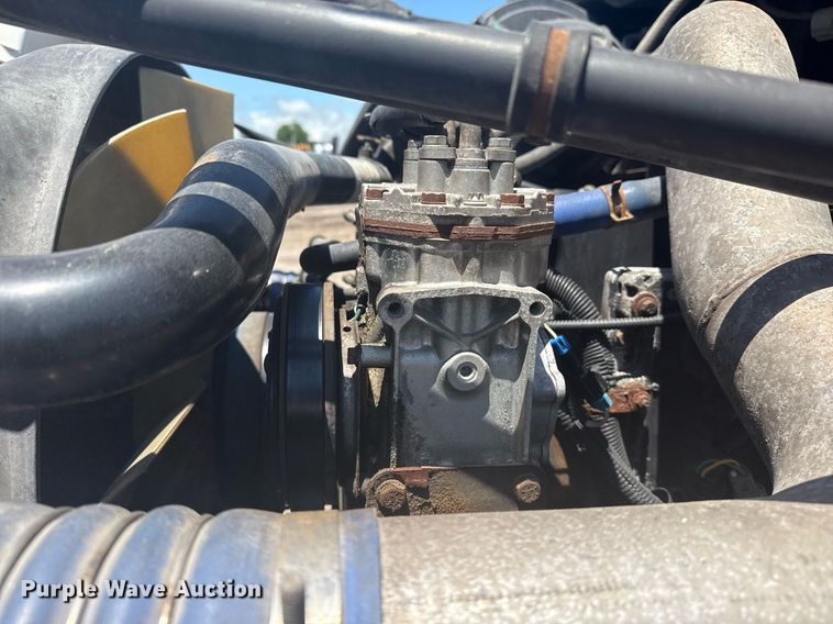 image for item EG5907 2002 Freightliner Century Class semi truck