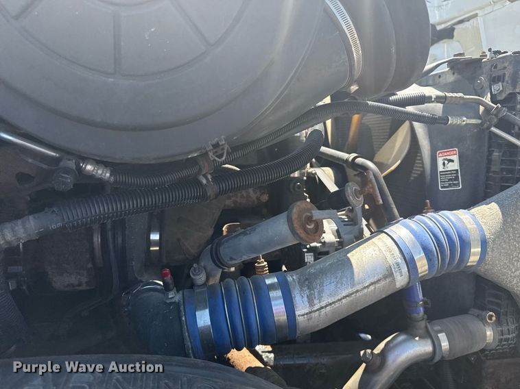 image for item EG5907 2002 Freightliner Century Class semi truck