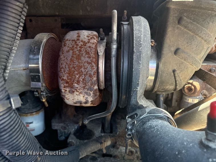 image for item EG5907 2002 Freightliner Century Class semi truck