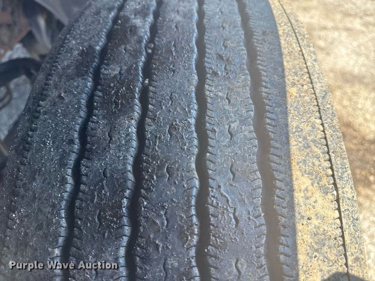 image for item EG5907 2002 Freightliner Century Class semi truck