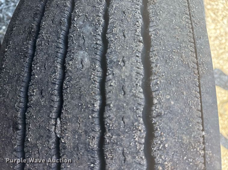 image for item EG5907 2002 Freightliner Century Class semi truck