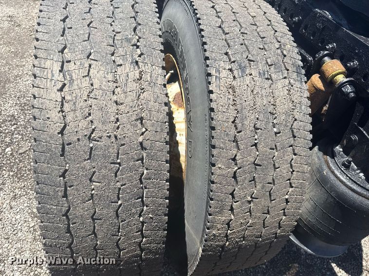 image for item EG5907 2002 Freightliner Century Class semi truck