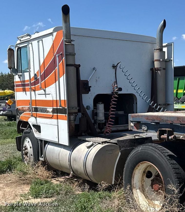 image for item EG6484 1984 International COF-9670 Eagle semi truck