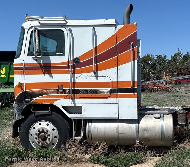 image for item EG6484 1984 International COF-9670 Eagle semi truck