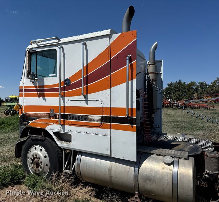 image for item EG6484 1984 International COF-9670 Eagle semi truck