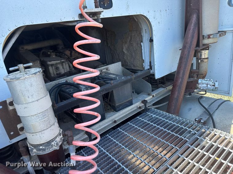 image for item EG6484 1984 International COF-9670 Eagle semi truck