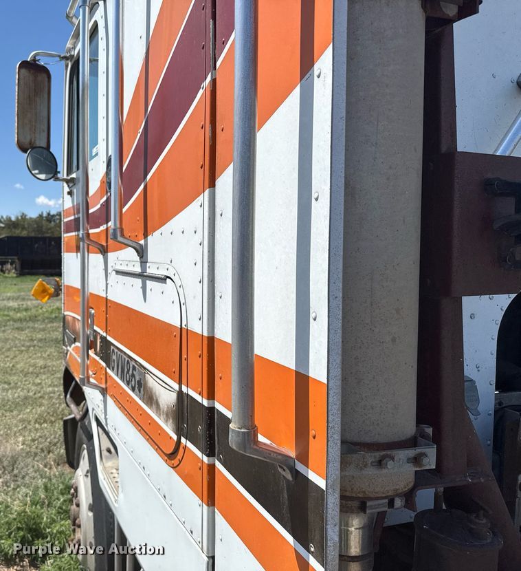 image for item EG6484 1984 International COF-9670 Eagle semi truck