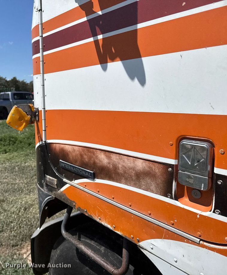 image for item EG6484 1984 International COF-9670 Eagle semi truck
