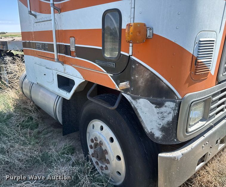 image for item EG6484 1984 International COF-9670 Eagle semi truck