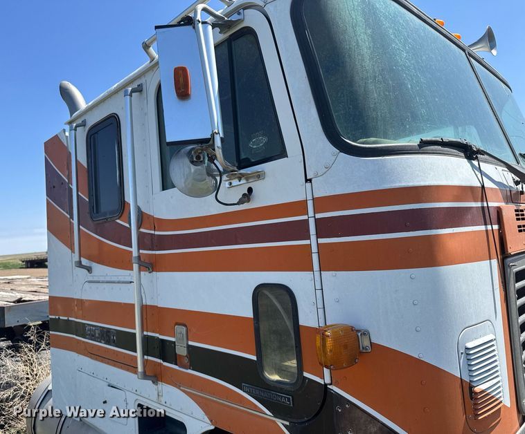 image for item EG6484 1984 International COF-9670 Eagle semi truck