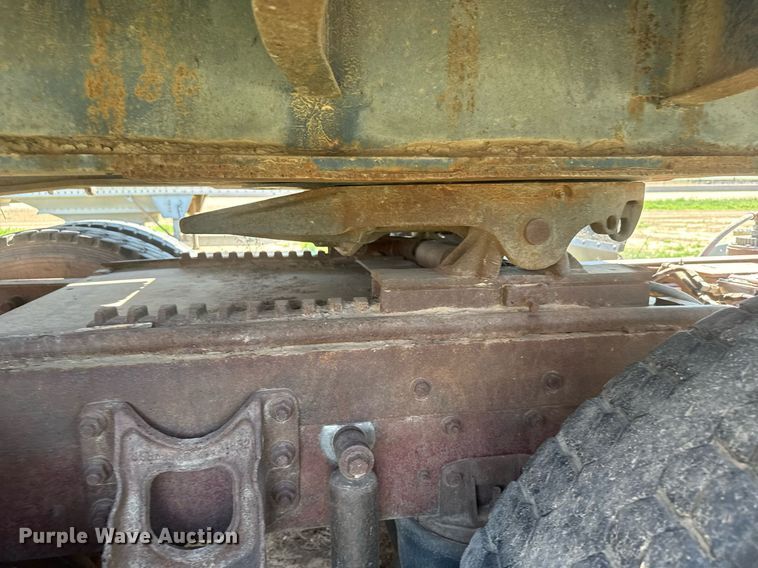 image for item EG6484 1984 International COF-9670 Eagle semi truck