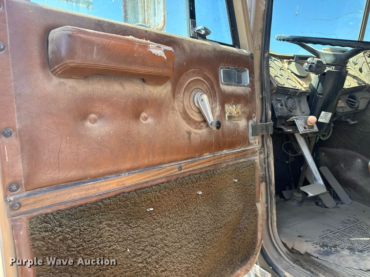 image for item EG6484 1984 International COF-9670 Eagle semi truck