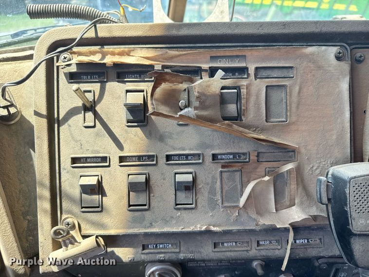 image for item EG6484 1984 International COF-9670 Eagle semi truck