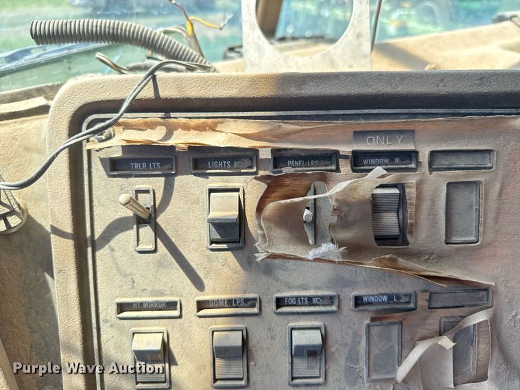 image for item EG6484 1984 International COF-9670 Eagle semi truck