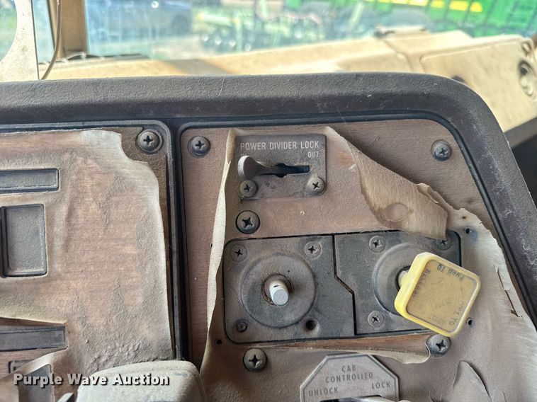 image for item EG6484 1984 International COF-9670 Eagle semi truck