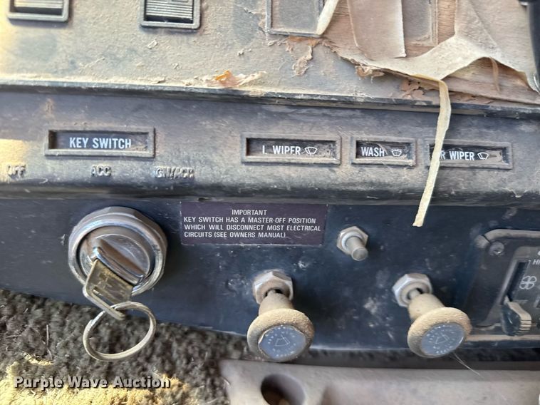 image for item EG6484 1984 International COF-9670 Eagle semi truck