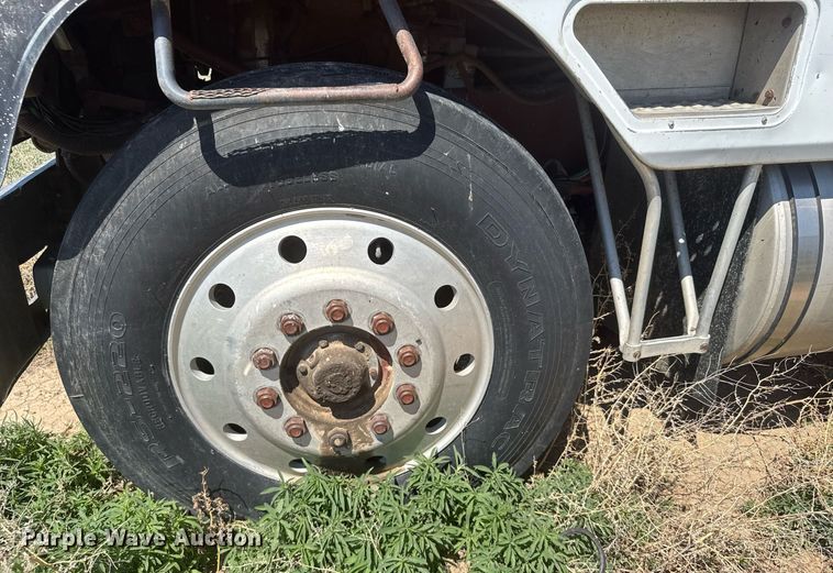 image for item EG6484 1984 International COF-9670 Eagle semi truck