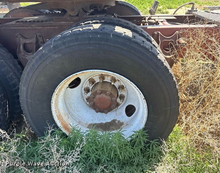 image for item EG6484 1984 International COF-9670 Eagle semi truck