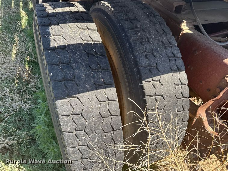 image for item EG6484 1984 International COF-9670 Eagle semi truck