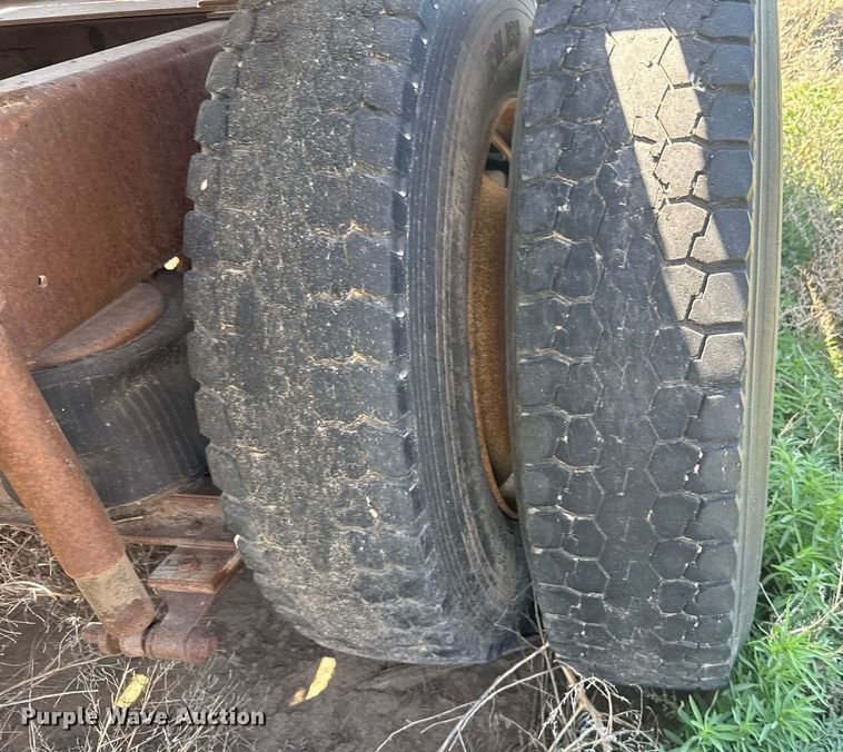 image for item EG6484 1984 International COF-9670 Eagle semi truck