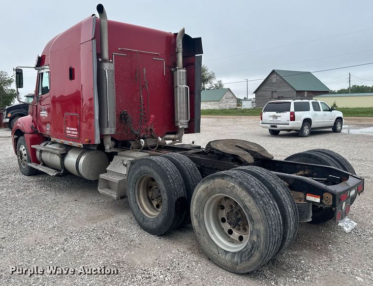 image for item EG6522 2006 Freightliner Columbia semi truck