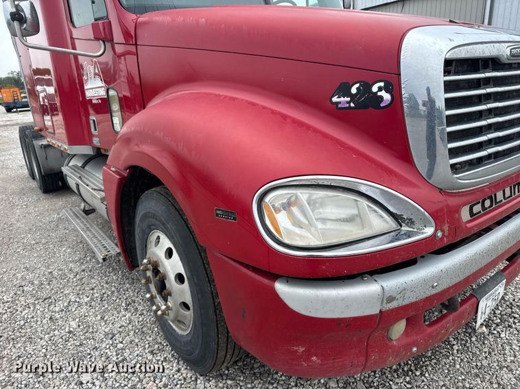 image for item EG6522 2006 Freightliner Columbia semi truck
