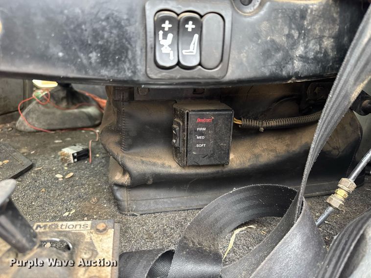 image for item EG6522 2006 Freightliner Columbia semi truck