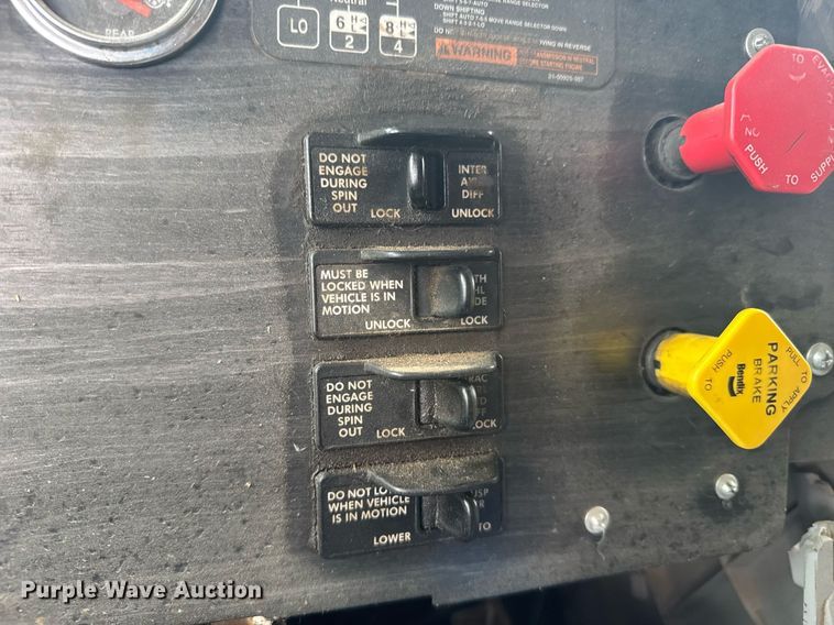 image for item EG6522 2006 Freightliner Columbia semi truck