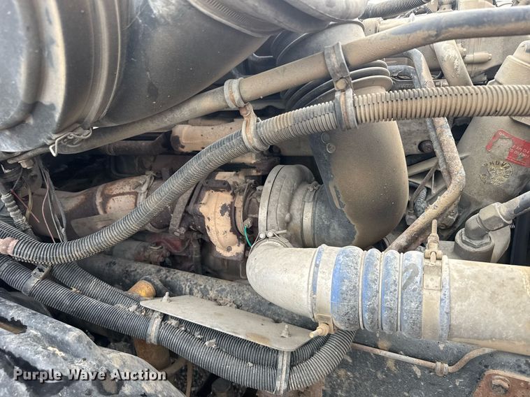 image for item EG6522 2006 Freightliner Columbia semi truck