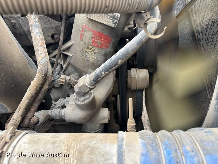 image for item EG6522 2006 Freightliner Columbia semi truck