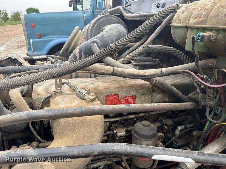 image for item EG6522 2006 Freightliner Columbia semi truck