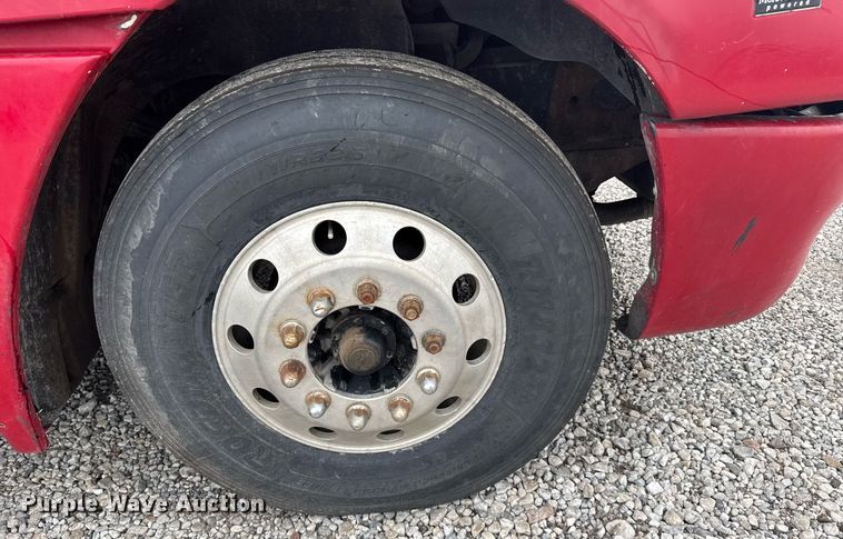 image for item EG6522 2006 Freightliner Columbia semi truck