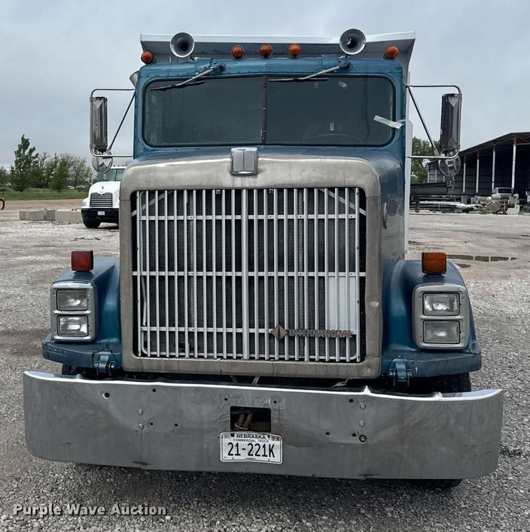 image for item EG6523 1989 International 9300 Eagle dump truck