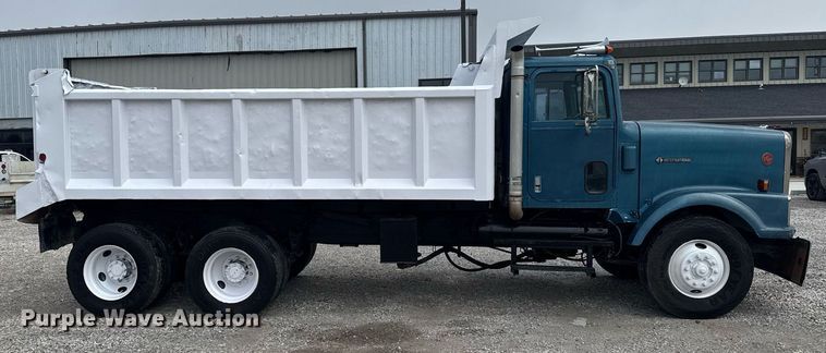 image for item EG6523 1989 International 9300 Eagle dump truck