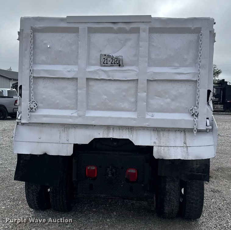 image for item EG6523 1989 International 9300 Eagle dump truck